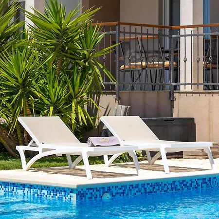 Apartmán Sunny Garden A2 *