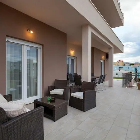 Sunny Garden A2 * Split