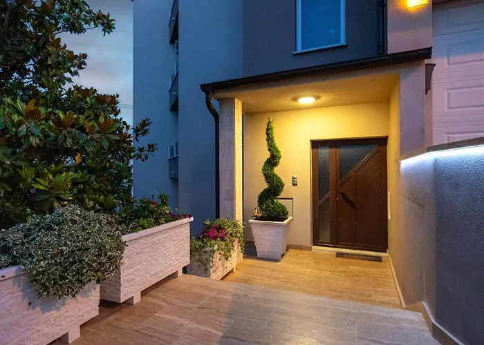 Sunny Garden A2 ספליט