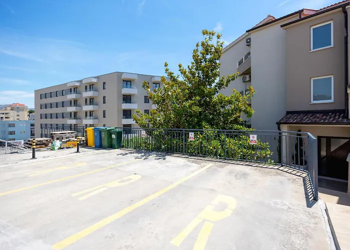 Sunny Garden A2 ספליט