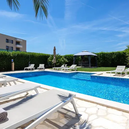 Apartmán Sunny Garden A2 *